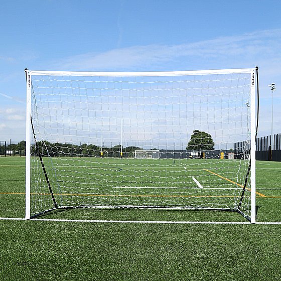 ��� ������ ���� ������  QUICKPLAY Kickster Elite 3x2m